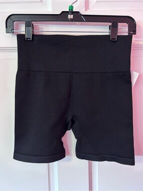 New Balance Black Ribbed Athletic Biker Shorts